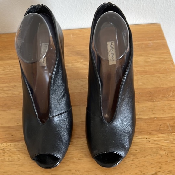 Halogen Shoes - Halogen Black Leather Bootie Peep Toe Stilettos With Gold Bead Decoration Size 9